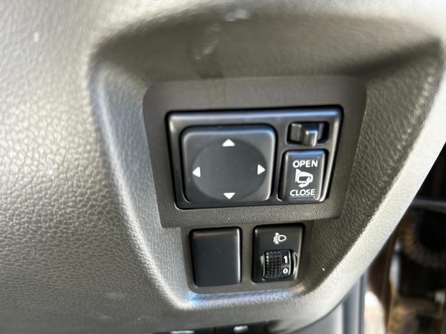 キューブ １５Ｇ　ガラスルーフ　スマートキー　Ｂｌｕｅｔｏｏｔｈ　ＨＤＤナビ　フルセグＴＶ　バックカメラ　ＥＴＣ　走行距離５５５００キロ（17枚目）