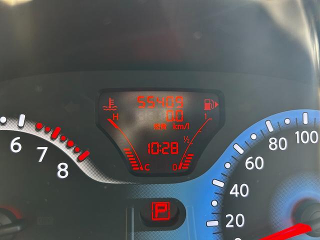 キューブ １５Ｇ　ガラスルーフ　スマートキー　Ｂｌｕｅｔｏｏｔｈ　ＨＤＤナビ　フルセグＴＶ　バックカメラ　ＥＴＣ　走行距離５５５００キロ（18枚目）