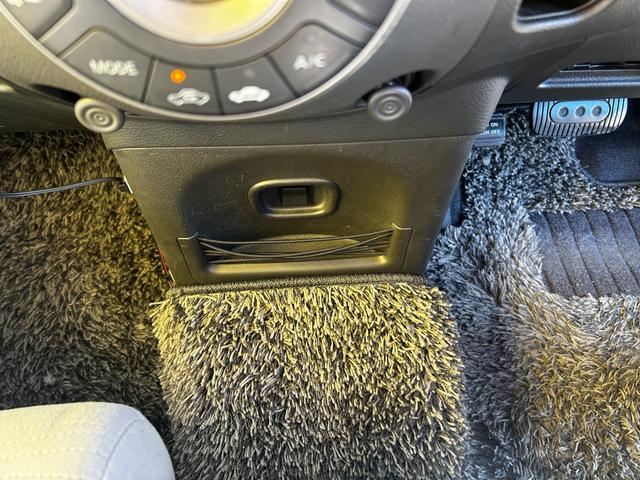 キューブ １５Ｇ　ガラスルーフ　スマートキー　Ｂｌｕｅｔｏｏｔｈ　ＨＤＤナビ　フルセグＴＶ　バックカメラ　ＥＴＣ　走行距離５５５００キロ（26枚目）