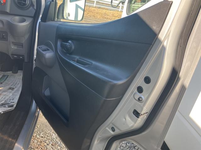 ＮＶ２００バネットバン 　ＮＶ２００　オートマ　２（５）人　ＥＴＣ　ナビ　５ドア　キーレス（7枚目）