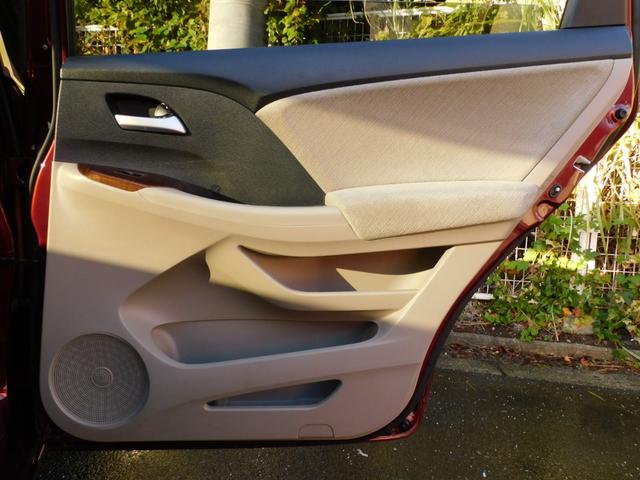 オデッセイ ＭＸ　純正メーカーＨＤＤインターナビ　フルセグＴＶ　バックカメラ　後席フリップダウンモニター（27枚目）