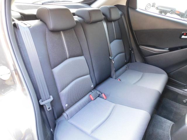 デミオ １３Ｓツーリング　純正ＳＤナビ　フルセグＴＶ　バックカメラ　Ｂｔ接続　プッシュスタート　ＬＥＤヘッドランプ　５速マニュアル（12枚目）