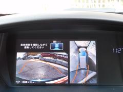 バックカメラがあれば後方の視野をカバーしてくれるので、安心・安全が確保できます。後退駐車のサポートにかかせないアイテムです！ 4