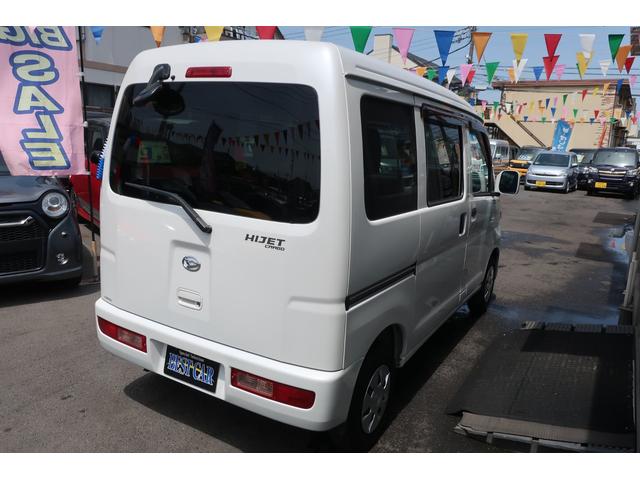 クルーズターボ 5速ミッション車 OPカラーパールホワイト 専用インテリア&ファブリックシート 純正CDステレオ&AUX キーレスエントリー 前後パワーウインドウ 電動格納ドアミラー ドアバイザー フロアマット プライバシーガラス ABS&WSRS(5枚目)