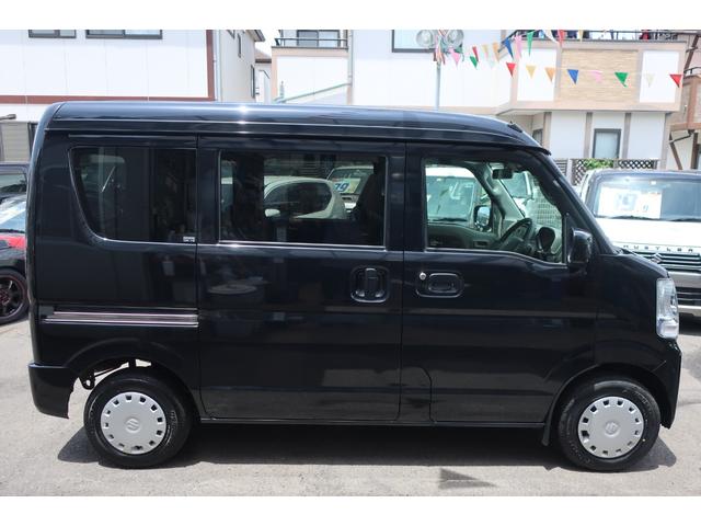 ジョインターボ ハイルーフ 衝突軽減スズキセーフティサポート 車線逸脱&踏み間違い防止機能 バックセンサー 横滑り防止機能 専用インテリア&ファブリックシート フロントメッキグリル オーバーヘッドコンソール リアヒーター 前後パワーウインドウ キーレスエントリー(3枚目)