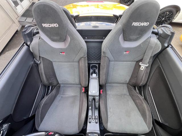 コペン ＧＲ　スポーツ　５速ＭＴ　・電動オープン　純正レカロ　純正ナビ　ＥＴＣ　ＧＲサイドスカート　オプションＨＫＳマフラー＆インパネパネル　フルセグＴＶ　ブルートゥース　ＣＤ　ＤＶＤ　シートヒーター　ＭＯＭＯステ　ＢＢＳ１６アルミ（7枚目）