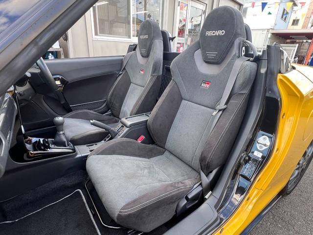 コペン ＧＲ　スポーツ　５速ＭＴ　・電動オープン　純正レカロ　純正ナビ　ＥＴＣ　ＧＲサイドスカート　オプションＨＫＳマフラー＆インパネパネル　フルセグＴＶ　ブルートゥース　ＣＤ　ＤＶＤ　シートヒーター　ＭＯＭＯステ　ＢＢＳ１６アルミ（9枚目）