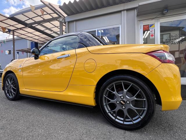 コペン ＧＲ　スポーツ　５速ＭＴ　・電動オープン　純正レカロ　純正ナビ　ＥＴＣ　ＧＲサイドスカート　オプションＨＫＳマフラー＆インパネパネル　フルセグＴＶ　ブルートゥース　ＣＤ　ＤＶＤ　シートヒーター　ＭＯＭＯステ　ＢＢＳ１６アルミ（31枚目）