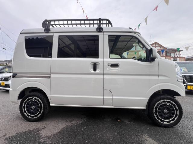 ＮＶ１００クリッパーバン ＧＸターボ　ハイルーフ　・社外ナビ　Ｂカメラ　１．５インチＵＰサス　ルーフラック　ロッドホルダー　リア５面スモークフィルム　社外１５インチアルミ　ＣＤ　ＤＶＤ　ＵＳＢ　ワンセグＴＶ　ＢＴ接続　スキッドプレート　ラバーマット（28枚目）