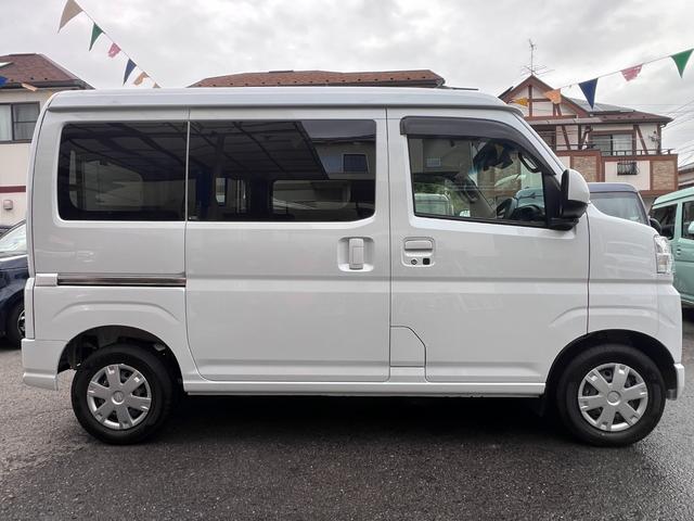 ハイゼットカーゴ クルーズターボ 4WD ・視界補助パック&バックカメラ ストラーダナビ 前後ドラレコ ETC2.0 黒革調シートカバー フルセグTV CD DVD BT接続 アームレスト フロア&荷室マット サイドバイザー スマートアシスト(28枚目)