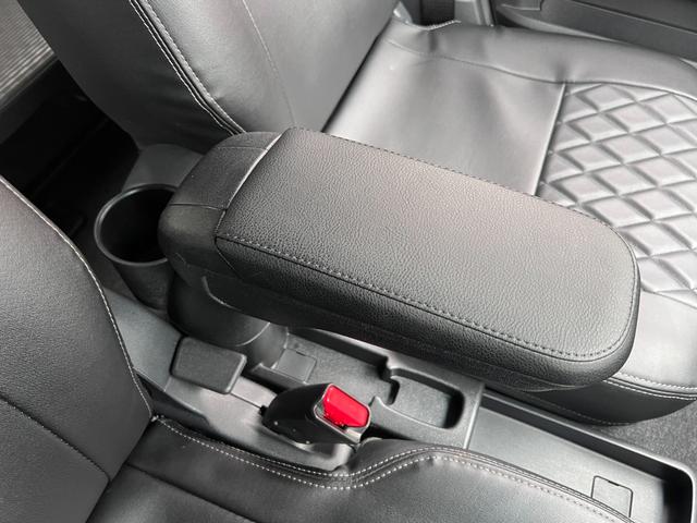 ハイゼットカーゴ クルーズターボ 4WD ・視界補助パック&バックカメラ ストラーダナビ 前後ドラレコ ETC2.0 黒革調シートカバー フルセグTV CD DVD BT接続 アームレスト フロア&荷室マット サイドバイザー スマートアシスト(45枚目)