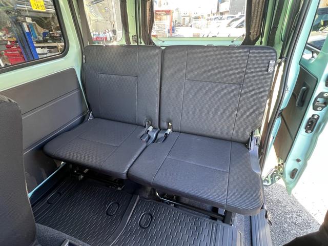 ハイゼットカーゴ クルーズ　４ＷＤ　５速ＭＴ　・純正ディスプレイオーディオ　ＣＤ　ＤＶＤ　ＵＳＢ　オプション（ＬＥＤフォグランプ／ルーフエンドスポイラー／マルチレール／ハンガーバー／リア５面＆セパレーターカーテン／フロアマット／サイドバイザー）（9枚目）