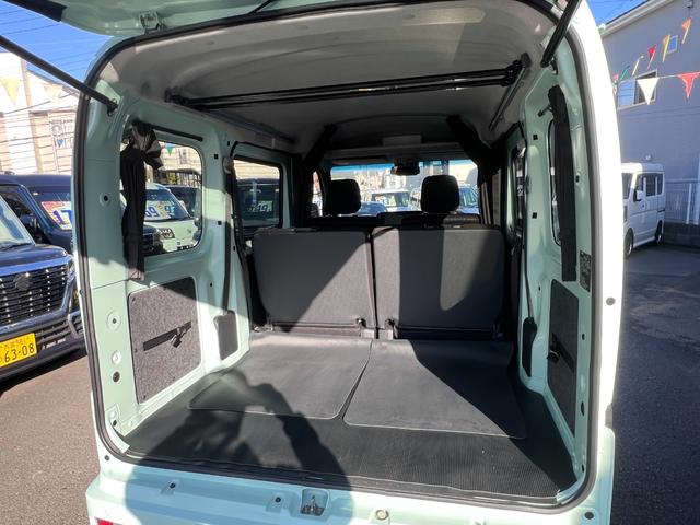 ハイゼットカーゴ クルーズ　４ＷＤ　５速ＭＴ　・純正ディスプレイオーディオ　ＣＤ　ＤＶＤ　ＵＳＢ　オプション（ＬＥＤフォグランプ／ルーフエンドスポイラー／マルチレール／ハンガーバー／リア５面＆セパレーターカーテン／フロアマット／サイドバイザー）（10枚目）