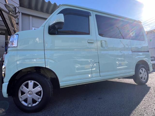 ハイゼットカーゴ クルーズ　４ＷＤ　５速ＭＴ　・純正ディスプレイオーディオ　ＣＤ　ＤＶＤ　ＵＳＢ　オプション（ＬＥＤフォグランプ／ルーフエンドスポイラー／マルチレール／ハンガーバー／リア５面＆セパレーターカーテン／フロアマット／サイドバイザー）（30枚目）