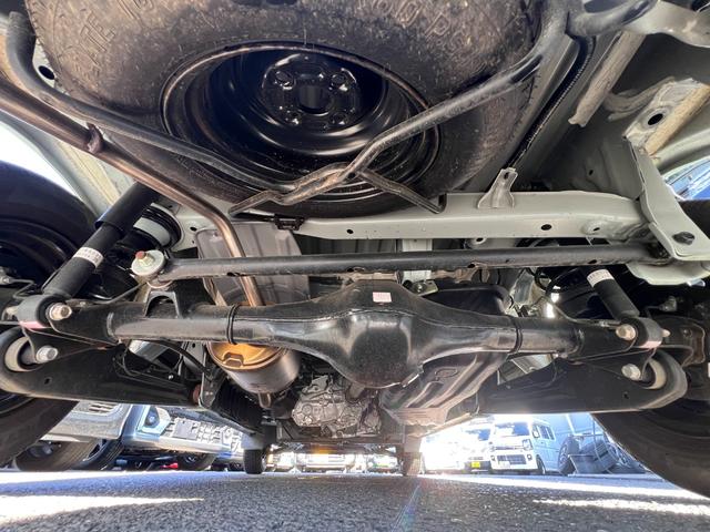 ハイゼットカーゴ クルーズ　４ＷＤ　５速ＭＴ　・純正ディスプレイオーディオ　ＣＤ　ＤＶＤ　ＵＳＢ　オプション（ＬＥＤフォグランプ／ルーフエンドスポイラー／マルチレール／ハンガーバー／リア５面＆セパレーターカーテン／フロアマット／サイドバイザー）（36枚目）