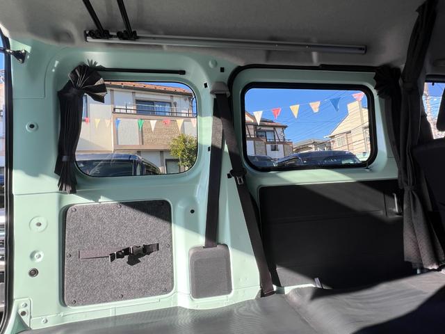 ハイゼットカーゴ クルーズ　４ＷＤ　５速ＭＴ　・純正ディスプレイオーディオ　ＣＤ　ＤＶＤ　ＵＳＢ　オプション（ＬＥＤフォグランプ／ルーフエンドスポイラー／マルチレール／ハンガーバー／リア５面＆セパレーターカーテン／フロアマット／サイドバイザー）（38枚目）