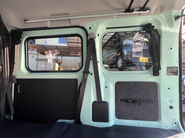 ハイゼットカーゴ クルーズ　４ＷＤ　５速ＭＴ　・純正ディスプレイオーディオ　ＣＤ　ＤＶＤ　ＵＳＢ　オプション（ＬＥＤフォグランプ／ルーフエンドスポイラー／マルチレール／ハンガーバー／リア５面＆セパレーターカーテン／フロアマット／サイドバイザー）（39枚目）