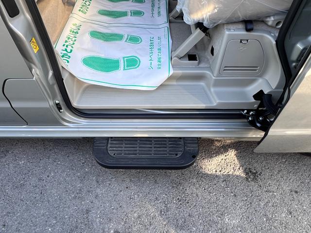 エブリイワゴン PZターボスペシャル ハイルーフ 4WD ・現行型 6型CVT 両側電動スライドドア シートヒーター ルーフコンソール 左側電動オートステップ リアヒーター バックセンサー スマートキー フルフラットシート デュアルカメラブレーキサポート(12枚目)