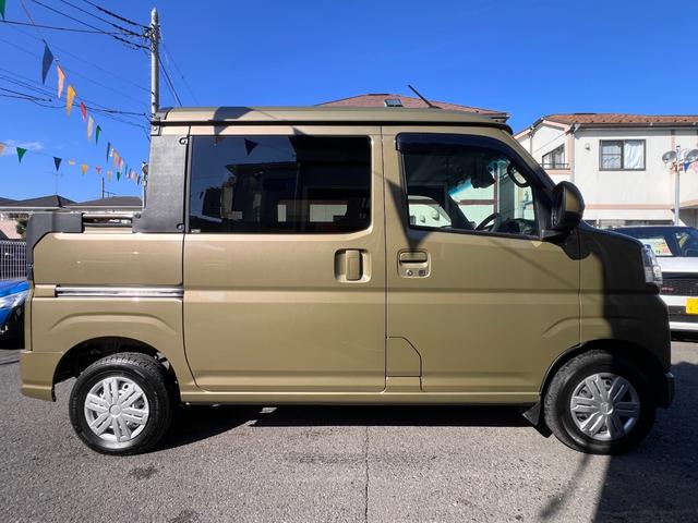 ハイゼットカーゴ デッキバンＧ　４ＷＤ　・純正ワイドメモリーナビ　Ｂカメラ　フルセグＴＶ　ナビ連動ドラレコ　ＥＴＣ　ＣＤ　ＤＶＤ　ブルートゥース　ＵＳＢ　フロアマット　サイドバイザー　コーナーセンサー　ルーフコンソール　スマートアシスト（29枚目）