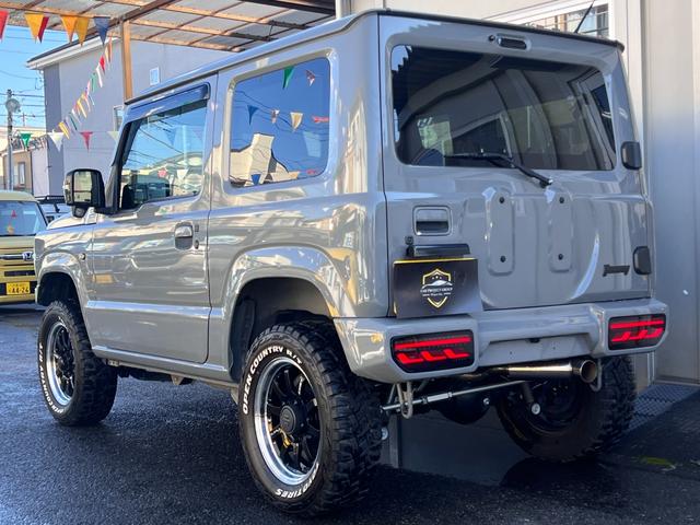 ジムニー ＸＣターボ　４ＷＤ　５速ＭＴ　・ＪＡＯＳリフトＵＰセット　鍛造アルミ　ケンウッド９型ナビ　Ｂカメラ　フルセグＴＶ　ＢＴ接続　ＥＴＣ　茶革調シートカバー　社外前後バンパー＆プレート＆マフラー＆テールランプ　ラノーズＥＣＵハイオク仕様（6枚目）