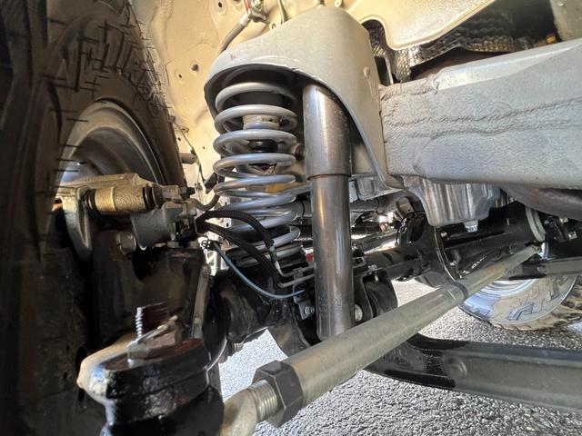 ジムニー ＸＣターボ　４ＷＤ　５速ＭＴ　・ＪＡＯＳリフトＵＰセット　鍛造アルミ　ケンウッド９型ナビ　Ｂカメラ　フルセグＴＶ　ＢＴ接続　ＥＴＣ　茶革調シートカバー　社外前後バンパー＆プレート＆マフラー＆テールランプ　ラノーズＥＣＵハイオク仕様（42枚目）