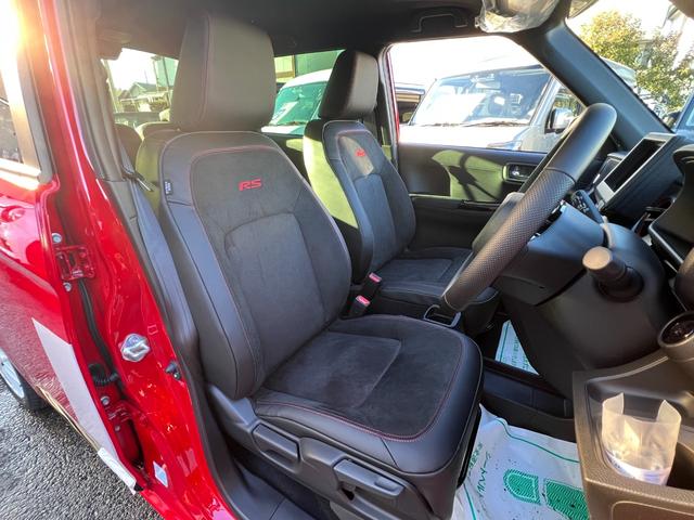 Ｎ－ＯＮＥ ＲＳターボ　６速ＭＴ　後期改良後モデル　・届出済未使用車　ハーフレザーシート　専用７型ＴＦＴメーター　専用ホワイト１５インチＡＷ　シートヒーター　本革巻ハンドル　電動パ　Ｂホールド　アダプティブクルコン　レーンアシスト　ホンダセンシング（9枚目）