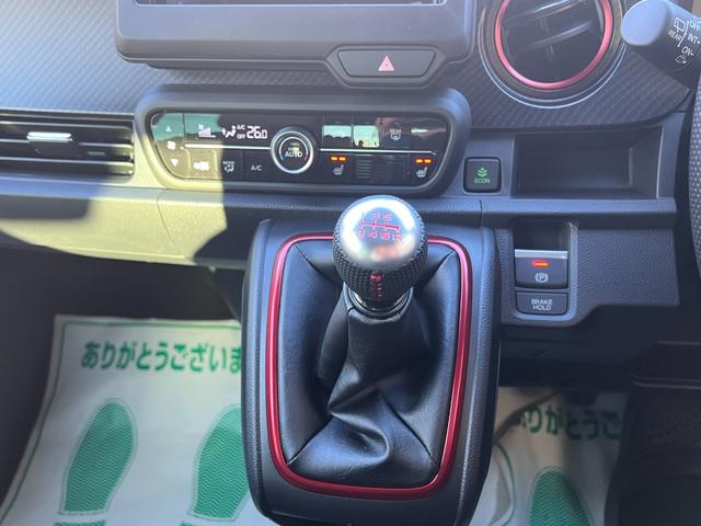 Ｎ－ＯＮＥ ＲＳターボ　６速ＭＴ　後期改良後モデル　・届出済未使用車　ハーフレザーシート　専用７型ＴＦＴメーター　専用ホワイト１５インチＡＷ　シートヒーター　本革巻ハンドル　電動パ　Ｂホールド　アダプティブクルコン　レーンアシスト　ホンダセンシング（17枚目）