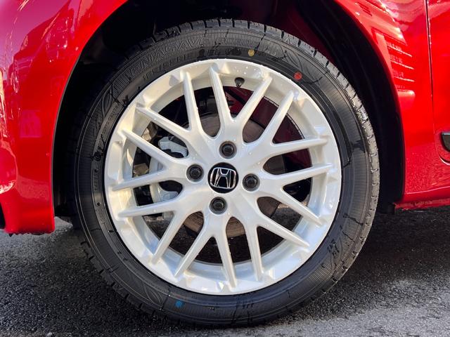 Ｎ－ＯＮＥ ＲＳターボ　６速ＭＴ　後期改良後モデル　・届出済未使用車　ハーフレザーシート　専用７型ＴＦＴメーター　専用ホワイト１５インチＡＷ　シートヒーター　本革巻ハンドル　電動パ　Ｂホールド　アダプティブクルコン　レーンアシスト　ホンダセンシング（19枚目）