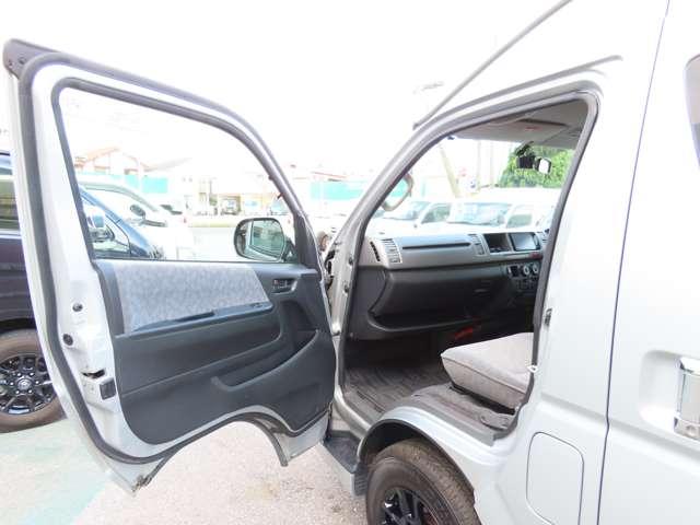 ハイエースワゴン グランドキャビン 純正ナビTVバックモニター フリップダウンモニター ETC 社外ドライブレコーダー 社外15インチアルミ(19枚目)