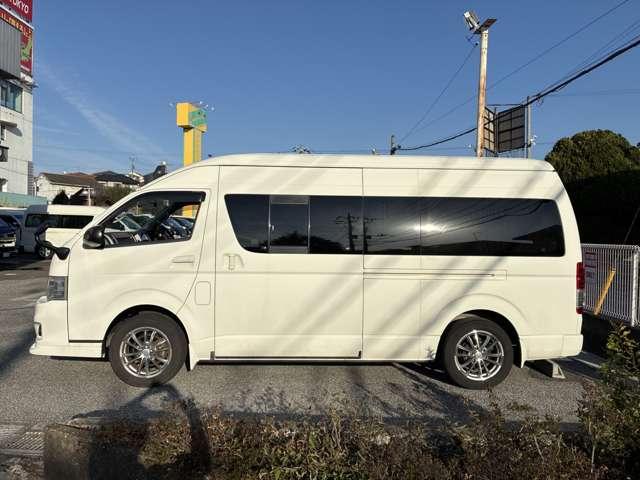 ハイエースバン SロングワイドDX GLパッケージ スーパーロング ハイルーフワイドボディ 4WD GLパッケージ 社外ナビTVバックモニター Wエアコン リアヒーター フロントスポイラー 17インチアルミ ETC(7枚目)