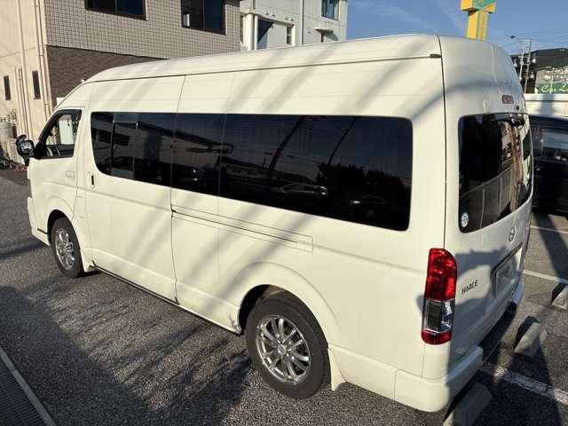 ハイエースバン SロングワイドDX GLパッケージ スーパーロング ハイルーフワイドボディ 4WD GLパッケージ 社外ナビTVバックモニター Wエアコン リアヒーター フロントスポイラー 17インチアルミ ETC(8枚目)