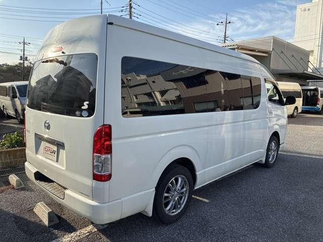 ハイエースバン SロングワイドDX GLパッケージ スーパーロング ハイルーフワイドボディ 4WD GLパッケージ 社外ナビTVバックモニター Wエアコン リアヒーター フロントスポイラー 17インチアルミ ETC(9枚目)