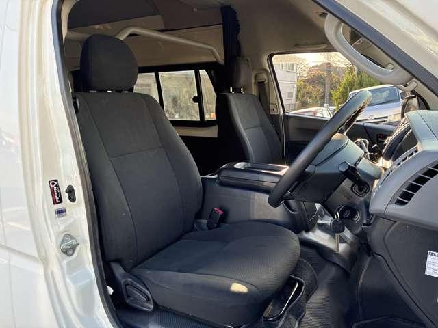 ハイエースバン SロングワイドDX GLパッケージ スーパーロング ハイルーフワイドボディ 4WD GLパッケージ 社外ナビTVバックモニター Wエアコン リアヒーター フロントスポイラー 17インチアルミ ETC(10枚目)