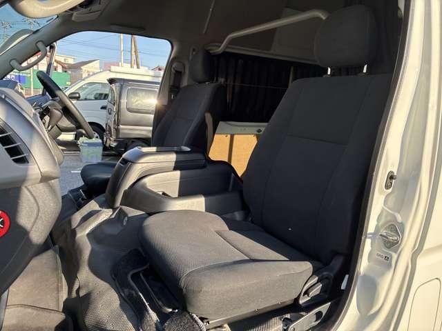 ハイエースバン SロングワイドDX GLパッケージ スーパーロング ハイルーフワイドボディ 4WD GLパッケージ 社外ナビTVバックモニター Wエアコン リアヒーター フロントスポイラー 17インチアルミ ETC(12枚目)