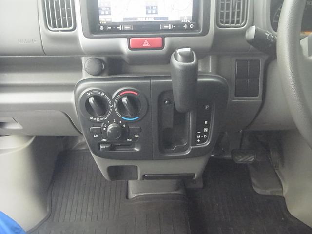 エブリイ ＰＡ　オートマ５速２速発進　エアコン　パワステ　エアバック　ナビ　５ドア（7枚目）