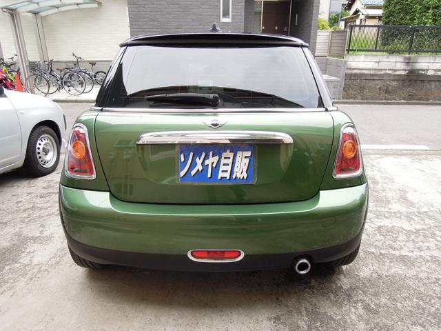 ＭＩＮＩ クーパー　キーレスキー２本　革巻きハンドル　オートＨＩＤヘッドライト　社外アルミホイール　ＣＤ　ＡＵＸ　オンダッシュナビ　ワンセグＴＶ（8枚目）