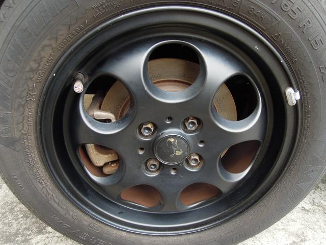 ＭＩＮＩ クーパー　キーレスキー２本　革巻きハンドル　オートＨＩＤヘッドライト　社外アルミホイール　ＣＤ　ＡＵＸ　オンダッシュナビ　ワンセグＴＶ（46枚目）