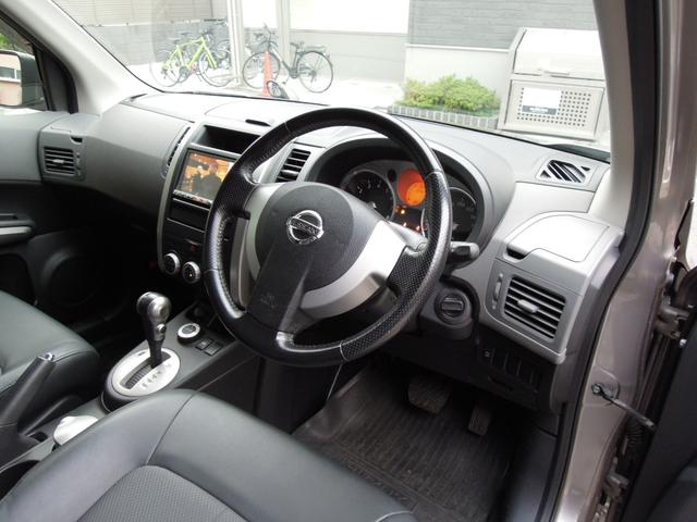 エクストレイル ２０Ｘ　禁煙　ワンオーナー　パートタイム４ＷＤ　純正ナビ　フルセグＴＶ　バックカメラ　スマートキー　オートＨＩＤライト　オートエアコン　純正１７インチアルミ　ＥＴＣ　記録簿　取説（12枚目）