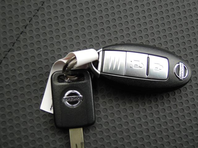 エクストレイル ２０Ｘ　禁煙　ワンオーナー　パートタイム４ＷＤ　純正ナビ　フルセグＴＶ　バックカメラ　スマートキー　オートＨＩＤライト　オートエアコン　純正１７インチアルミ　ＥＴＣ　記録簿　取説（25枚目）