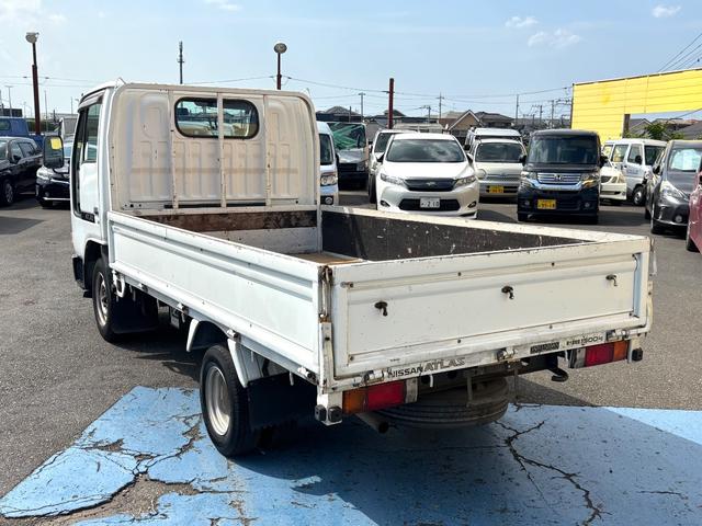 アトラストラック ロングスーパーローＤＸ　ロング　１０尺　低床　Ｗタイヤ　１．５ｔ積み　車両総重量３，１５５Ｋｇ　木製荷台　パワステ　パワーウィンド　ＥＴＣ　ＦＭ＆ＡＭラジオ　集中ドアロック　フォグランプ　ドアバイザー　タイミングチェーン（6枚目）