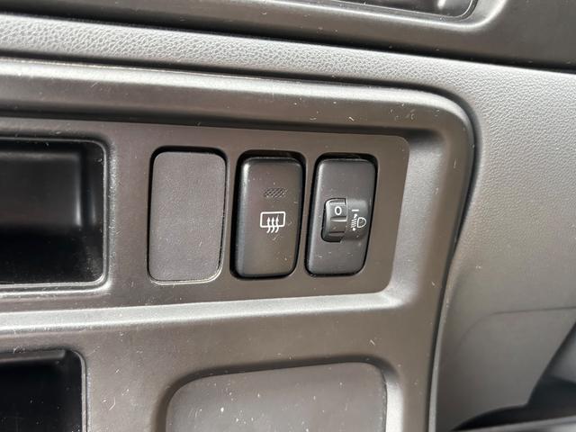 ハイゼットカーゴ ＤＸ　ハイルーフ　パワーウィンド　社外アルミ　ＬＥＤヘッドライト　Ｗエアバッグ　ＥＴＣ　ＦＭ＆ＡＭラジオ　オーバーヘッドコンソール　ドアバイザー　ヘッドライトレベライザー　集中ドアロック　タイミングチェーン（18枚目）
