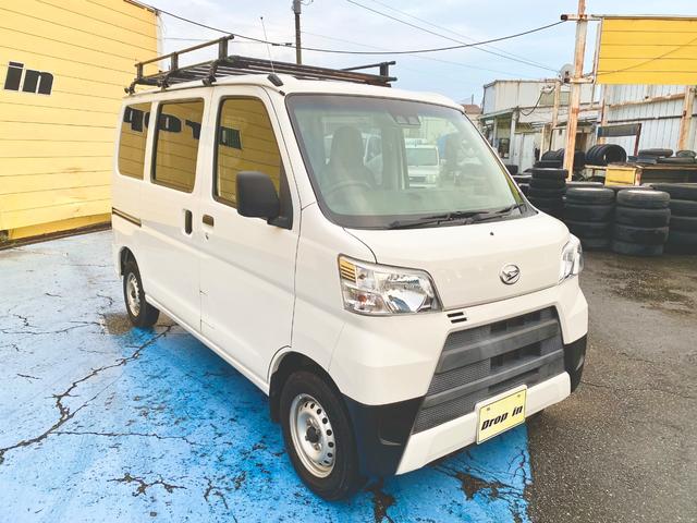 ハイゼットカーゴ スペシャルＳＡＩＩＩ　１オーナー　衝突被害軽減ブレーキ　車線逸脱警報　リアクリアランスソナー　ルーフキャリア　オートハイビーム　ＥＴＣ　Ｗエアバッグ　ＡＢＳ　横滑り防止装置　オーバーヘッドシェルフ　スペアキー　取説　記録簿（3枚目）