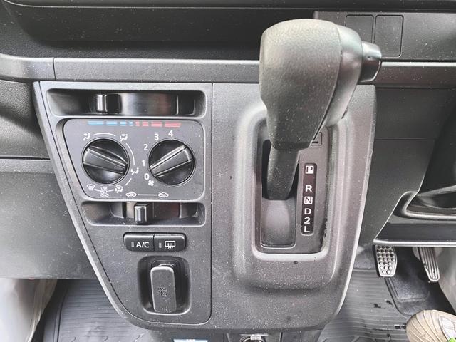 ハイゼットカーゴ スペシャルＳＡＩＩＩ　１オーナー　衝突被害軽減ブレーキ　車線逸脱警報　リアクリアランスソナー　ルーフキャリア　オートハイビーム　ＥＴＣ　Ｗエアバッグ　ＡＢＳ　横滑り防止装置　オーバーヘッドシェルフ　スペアキー　取説　記録簿（20枚目）