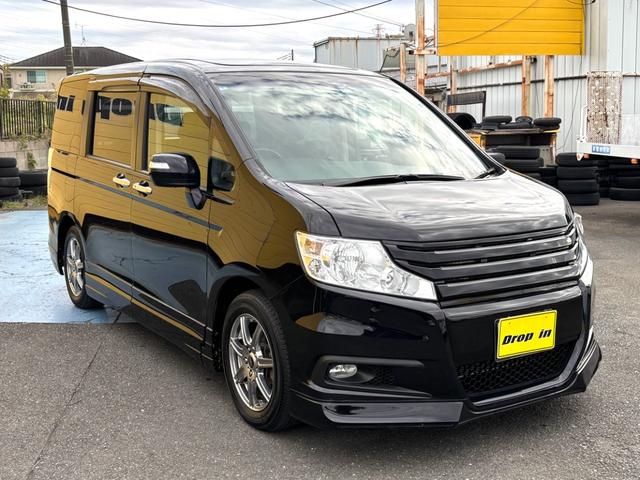 ステップワゴンスパーダ Z 1オーナー車 禁煙車 ガラスルーフ 無限エアロ 両側パワースライドドア ナビTV バックカメラ DVD再生 CD USB ETC スマートキー 盗難&横滑り防止装置 パドルシフト ドアミラーウィンカー(3枚目)