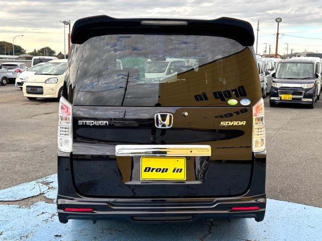 ステップワゴンスパーダ Z 1オーナー車 禁煙車 ガラスルーフ 無限エアロ 両側パワースライドドア ナビTV バックカメラ DVD再生 CD USB ETC スマートキー 盗難&横滑り防止装置 パドルシフト ドアミラーウィンカー(7枚目)