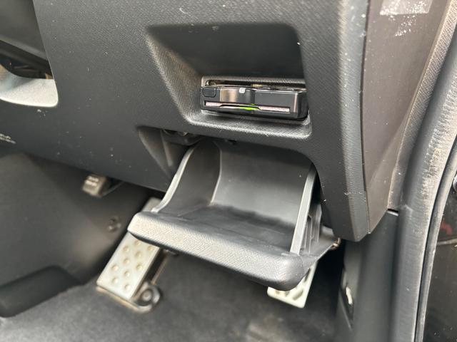 ステップワゴンスパーダ Z 1オーナー車 禁煙車 ガラスルーフ 無限エアロ 両側パワースライドドア ナビTV バックカメラ DVD再生 CD USB ETC スマートキー 盗難&横滑り防止装置 パドルシフト ドアミラーウィンカー(25枚目)