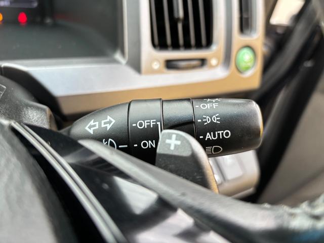 ステップワゴンスパーダ Z 1オーナー車 禁煙車 ガラスルーフ 無限エアロ 両側パワースライドドア ナビTV バックカメラ DVD再生 CD USB ETC スマートキー 盗難&横滑り防止装置 パドルシフト ドアミラーウィンカー(29枚目)