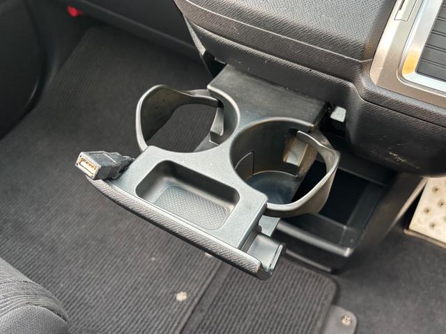 ステップワゴンスパーダ Z 1オーナー車 禁煙車 ガラスルーフ 無限エアロ 両側パワースライドドア ナビTV バックカメラ DVD再生 CD USB ETC スマートキー 盗難&横滑り防止装置 パドルシフト ドアミラーウィンカー(31枚目)