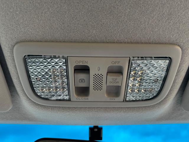 ステップワゴンスパーダ Z 1オーナー車 禁煙車 ガラスルーフ 無限エアロ 両側パワースライドドア ナビTV バックカメラ DVD再生 CD USB ETC スマートキー 盗難&横滑り防止装置 パドルシフト ドアミラーウィンカー(32枚目)