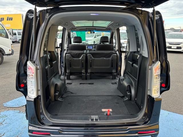 ステップワゴンスパーダ Z 1オーナー車 禁煙車 ガラスルーフ 無限エアロ 両側パワースライドドア ナビTV バックカメラ DVD再生 CD USB ETC スマートキー 盗難&横滑り防止装置 パドルシフト ドアミラーウィンカー(35枚目)